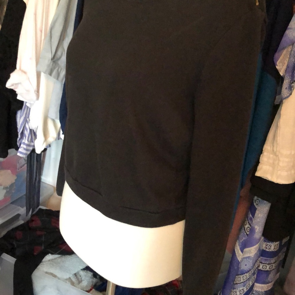 Super Cute Long Zipper Sleeve Simple Black Top - Picture 4 of 7